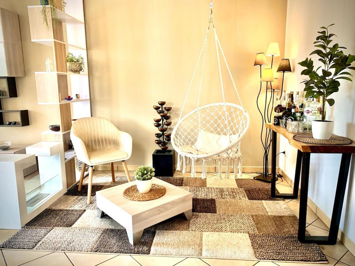 Casa vacanze Art&sea -sea View And Private Parking- Aeroporto di Catania Fontana Rossa